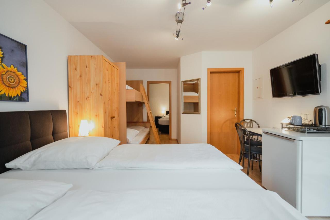 Park Hotel & Gaestehaus روست المظهر الخارجي الصورة