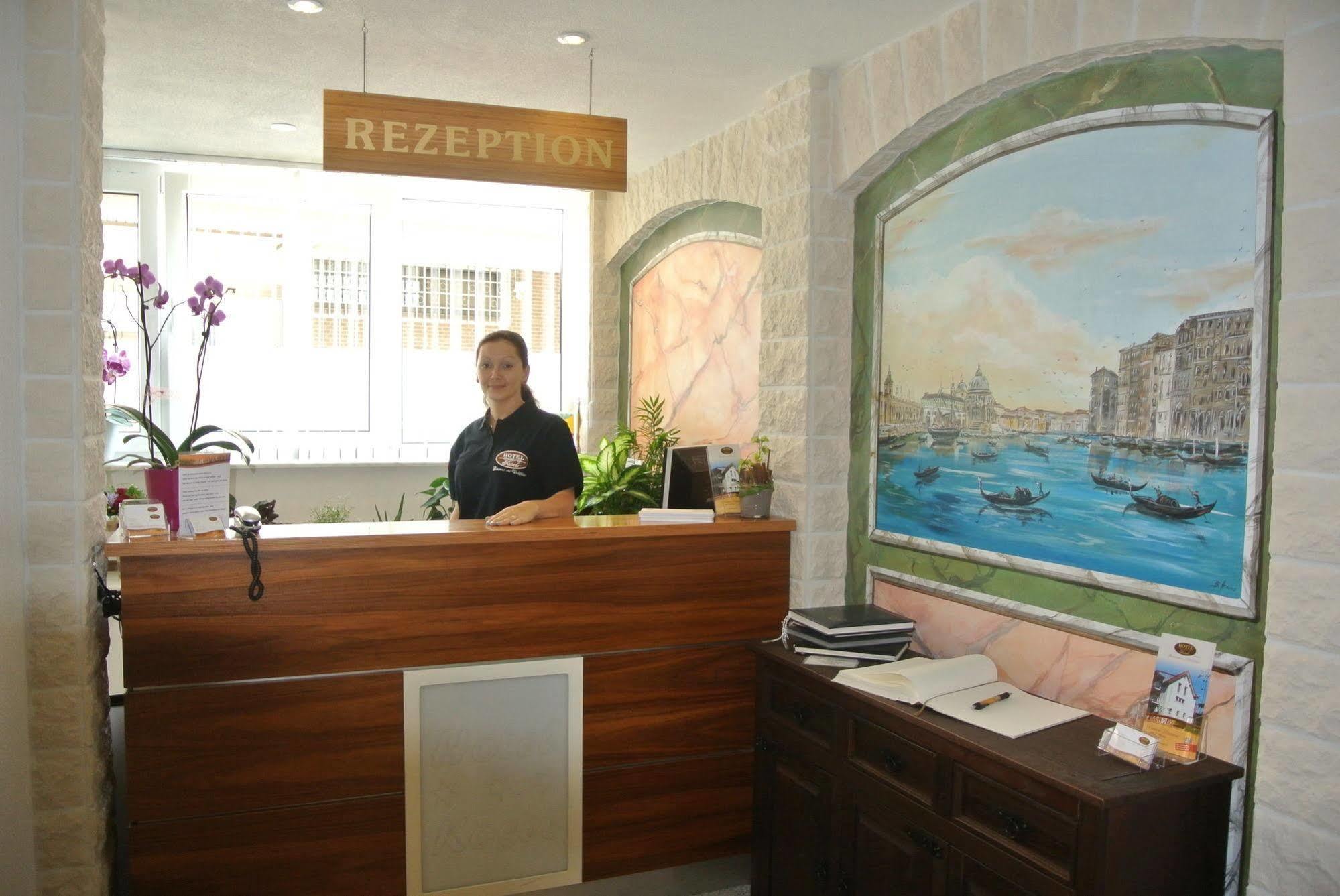 Park Hotel & Gaestehaus روست المظهر الخارجي الصورة